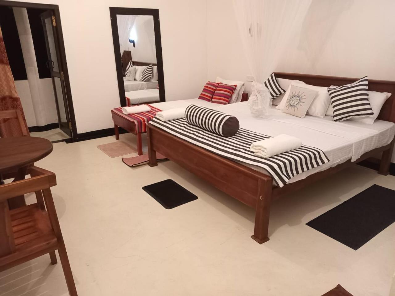 Little Villa Guest House Ахангама Экстерьер фото