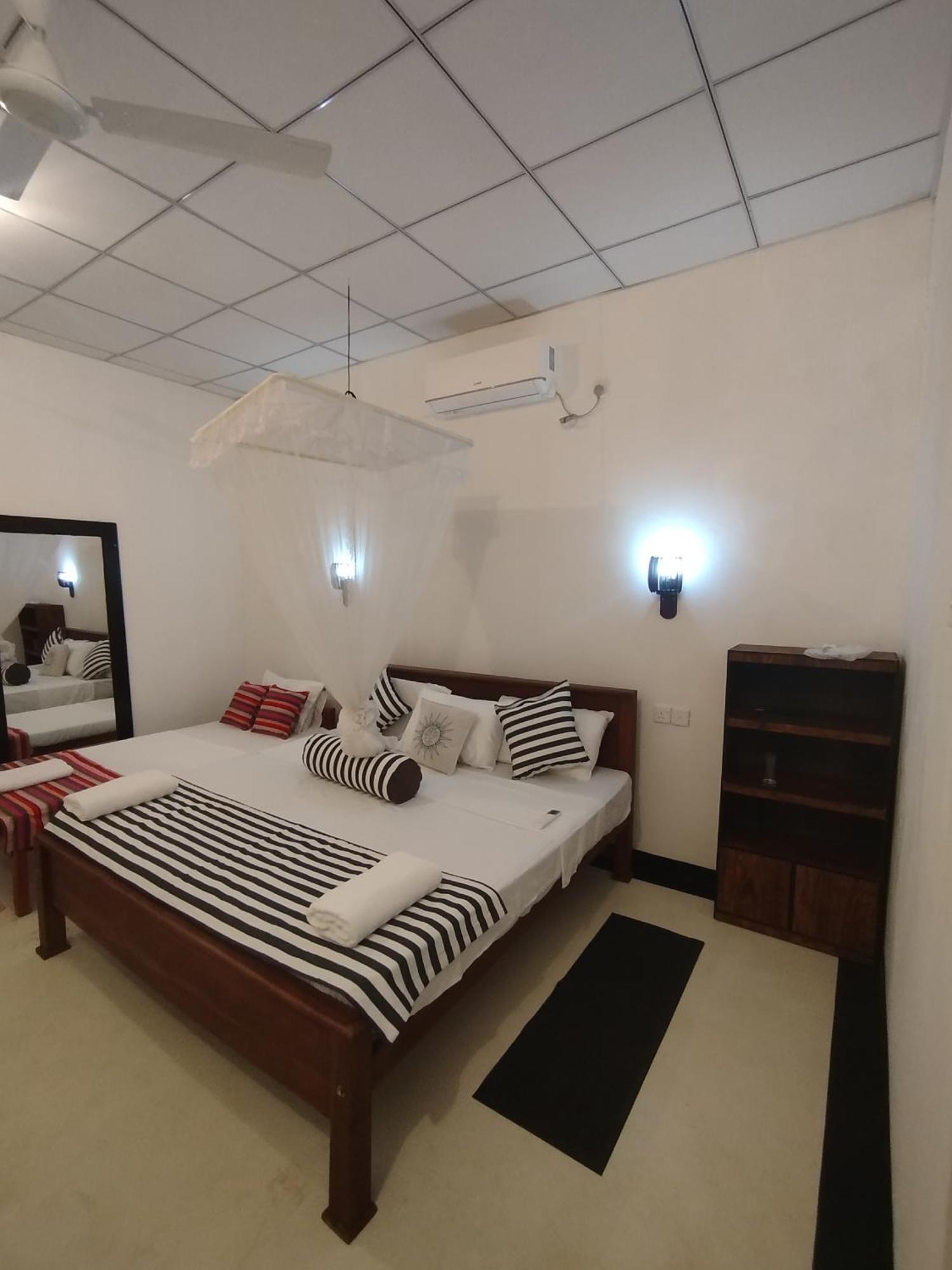 Little Villa Guest House Ахангама Экстерьер фото