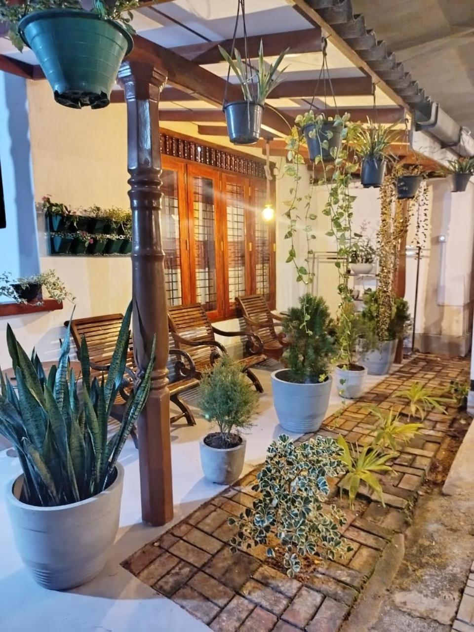 Little Villa Guest House Ахангама Экстерьер фото
