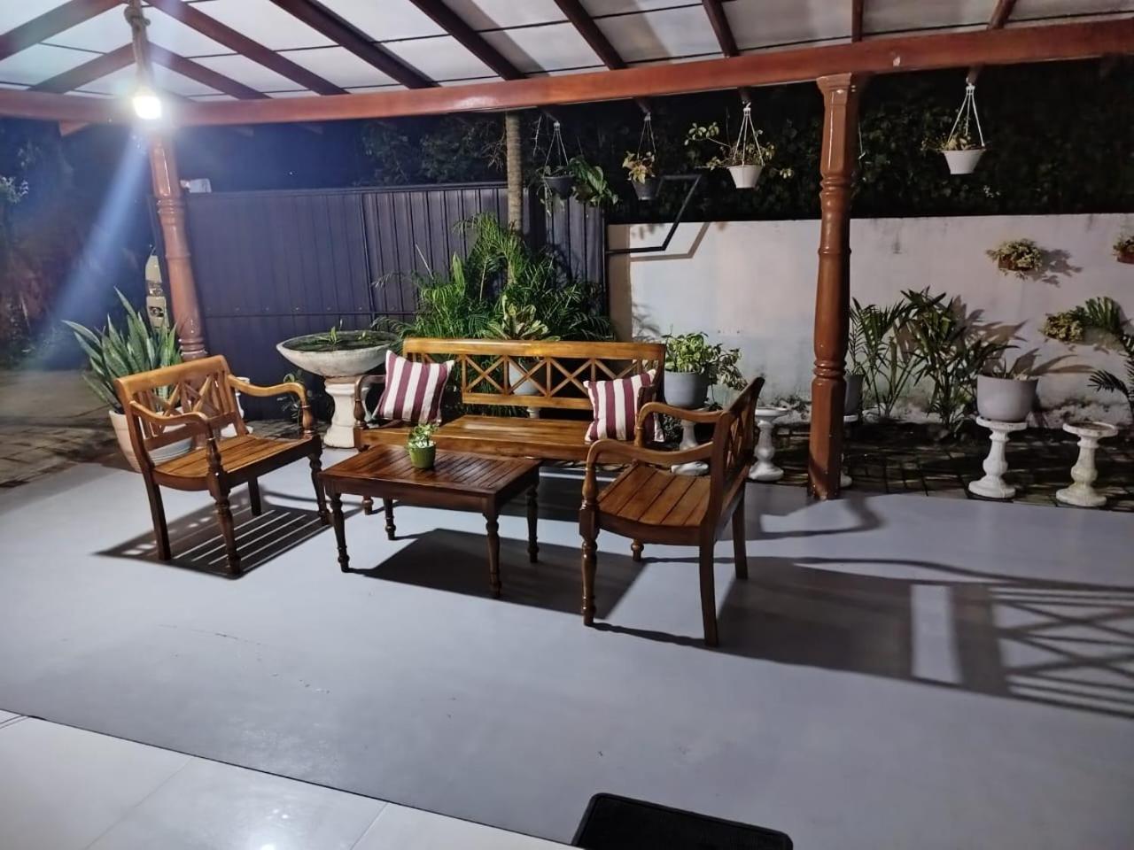 Little Villa Guest House Ахангама Номер фото