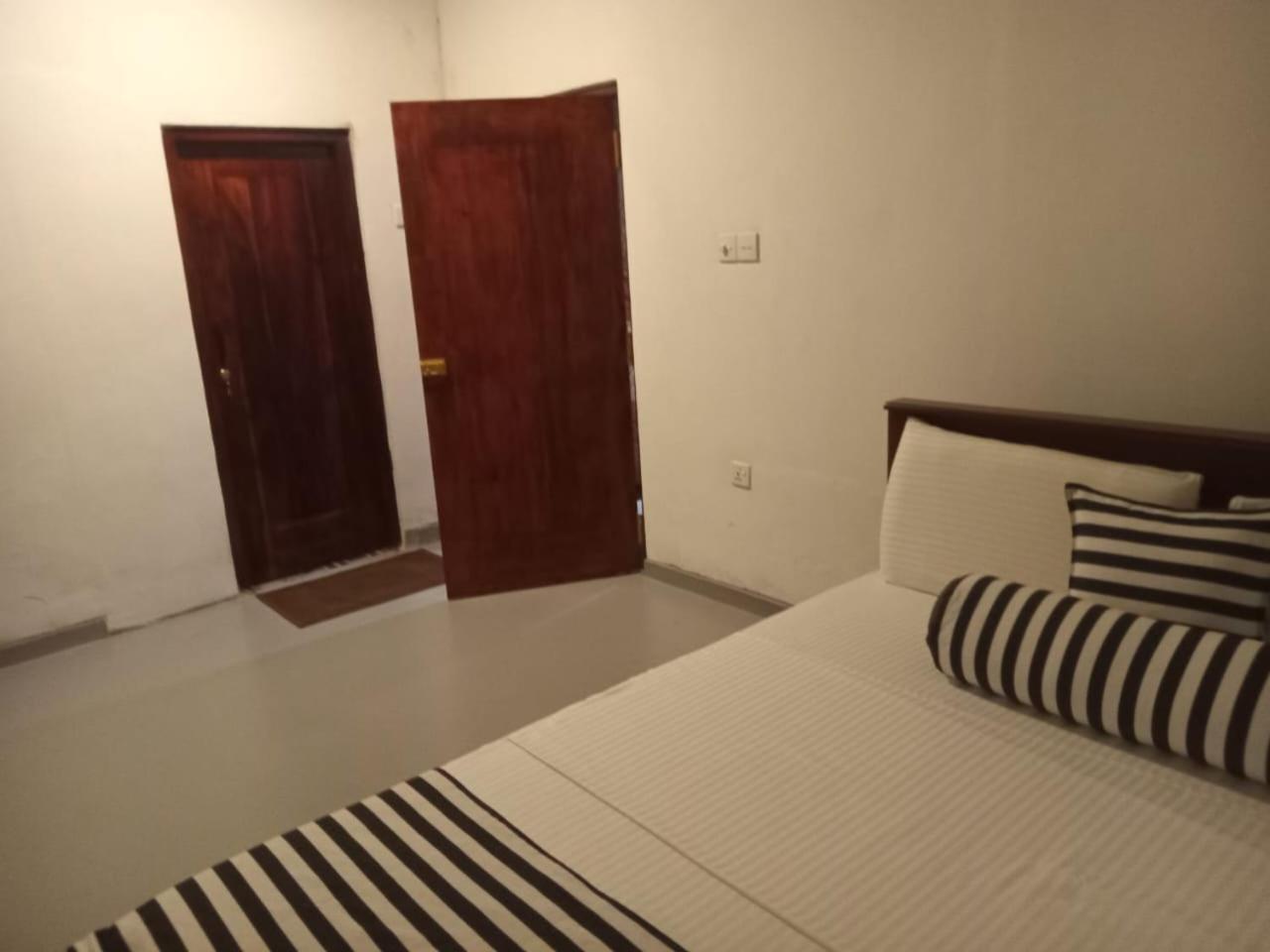Little Villa Guest House Ахангама Экстерьер фото